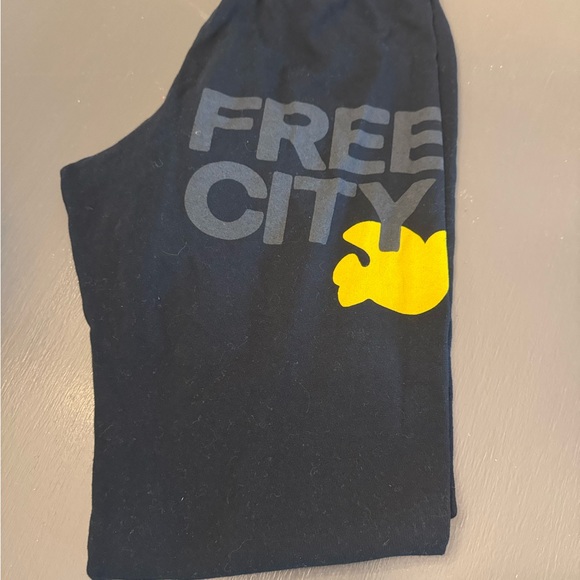 freecity womens Black and Yellow Joggers new without tags never worn - Picture 2 of 5